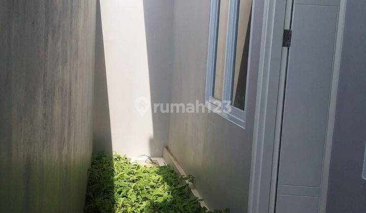 Rumah DIjual Minimalis 2 Lantai di Komplek Cihanjuang 2