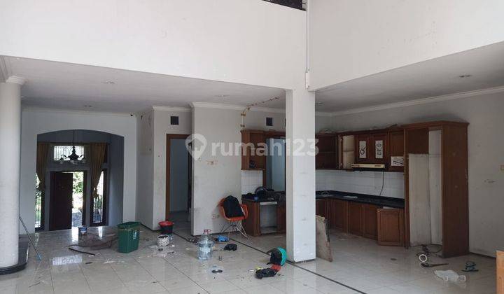 Rumah 2 Lantai Nyaman Lokasi di Setra Duta 1