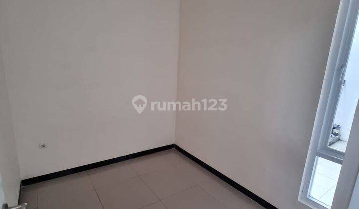 Rumah Modern Minimalis Cantik di Taman Kopo Indah 2