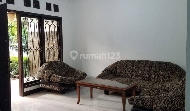 Rumah Modern 2 Lantai Cantik di Komplek Setra Duta 1