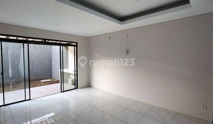 Rumah Cantik Minimalis di Kota Baru Parahyangan 1