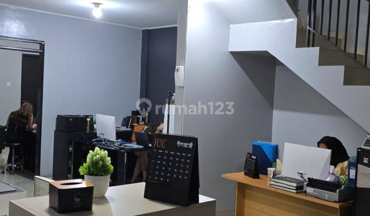 Rumah Modern Minimalis di Taman Mekar Abadi 1