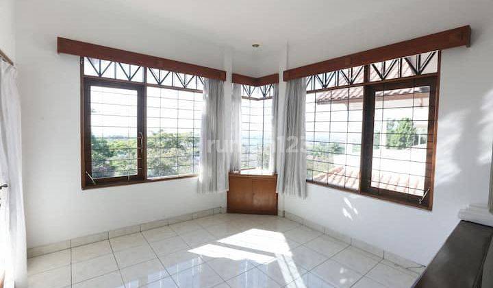 Rumah Luas Full Furnished View Kota di Dago Pakar 1