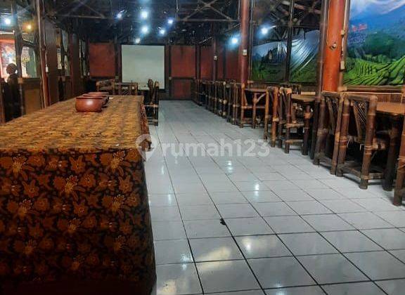 ruang usaha di mainroad di jalan surapati 1
