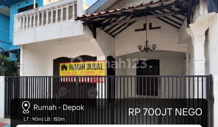2-Story House in Perumnas Depok, Strategic Location Inside the Housing Complex, Very Close to KRL Station 2