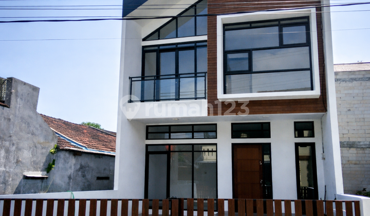 Rumah Mewah di Gedebage Bandung, Lokasi Strategis Sangat dengan dengan Stasiun Kereta Woosh