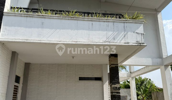 Luxury 7 Bedroom House in Pekanbaru Riau, Strategically Located Very Close to Shopping Center 2