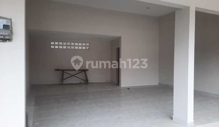 Ruko 1 Lantai Strategis di Canggu, Bali. Berlokasi di Pinggir Jalan Pusat Keramaian Canggu