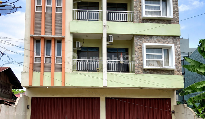 Shophouse in Sungai Pinang, Samarinda City, Strategic Location on Main Road, Suitable for Offices, Restaurants, or Warehouses