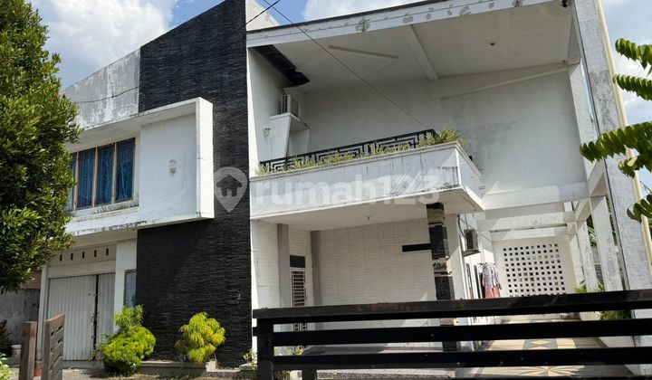 Rumah Mewah 7 Kamar Tidur di Pekanbaru Riau, Lokasi Strategis Sangat Dekat dengan Pusat Perbelanjaan