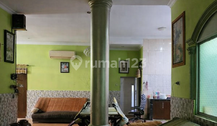 2-Story House with 6 Bedrooms in Medan Helvetia, Highly Strategic Location 5 Minutes to the Toll Road 2