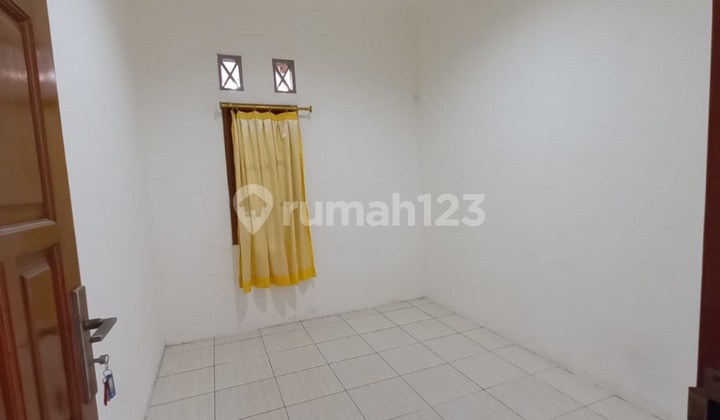 Very Spacious House, 600 square meters in Bekasi, Strategic Location Near Toll Access 2