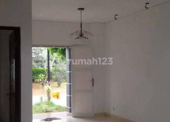 Rumah 2 Lantai Strategis di Raffles Hills Cibubur 7