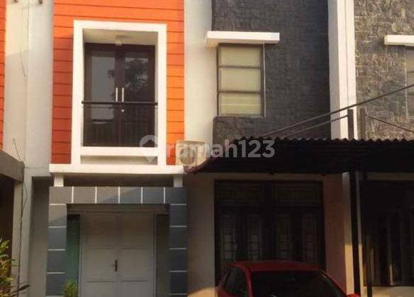 Rumah 2 Lantai Strategis di Raffles Hills Cibubur 1
