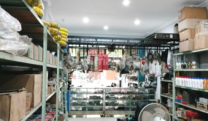 3-Story Shophouse Very Strategic Location on the Main Roadside in Cengkareng, Cendrawasih 1