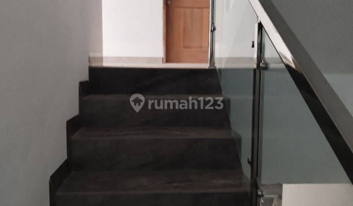 Rumah Hook Bangunan Baru Mewah 3 Lantai Taman Surya 5 2