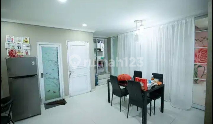 Rumah Cantik 4 Lantai Dengan Rooftop Ex Bridal Dan Studio Foto Rumah Cantik 4 Lantai Dengan Rooftop Ex Bridal Dan Studio Foto