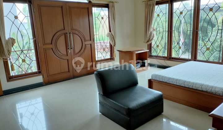 Rumah Luas Hook Blok Bagus Taman Palem Lestari 