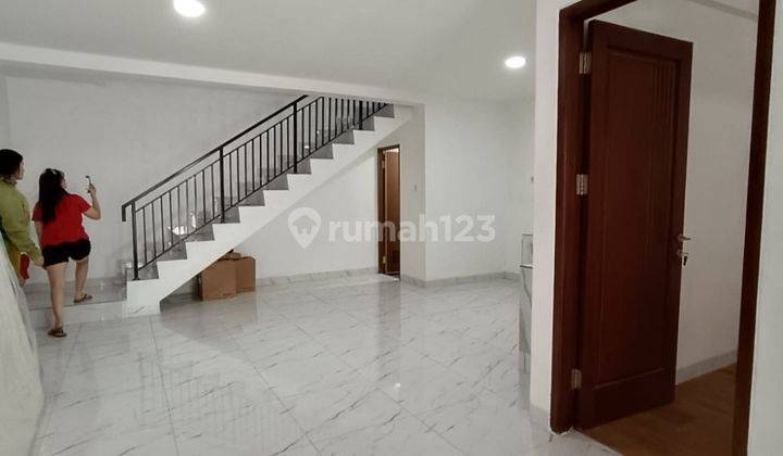 Rumah Baru Minimalis 3 Lantai Siap Huni Taman Palem Lestari 2