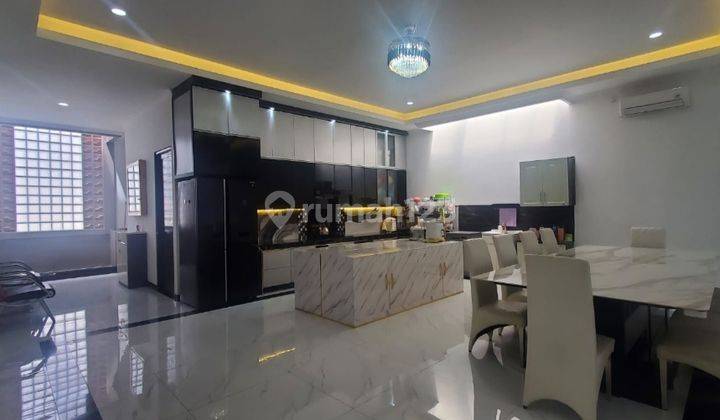 Rumah Mewah Furnished Model Klasik Modern Puri Gardena 2