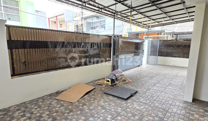 Rumah Hook Rapi Depan Taman Hadap Selatan Timur Poris Paradise Eksklusif  2