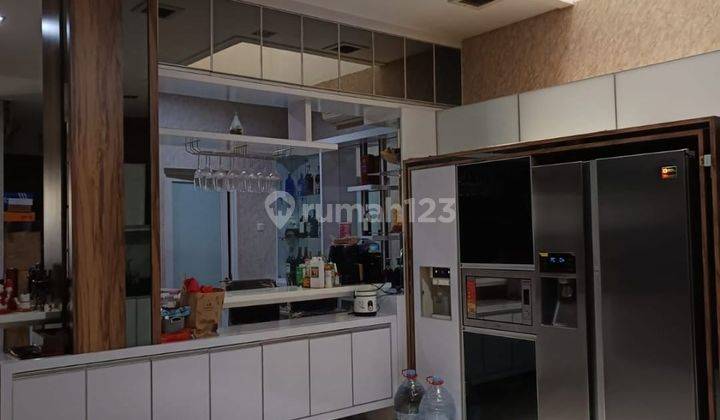 Rumah 3 Lantai Full Cantik Furnished Perumahan Casa Jardin  1