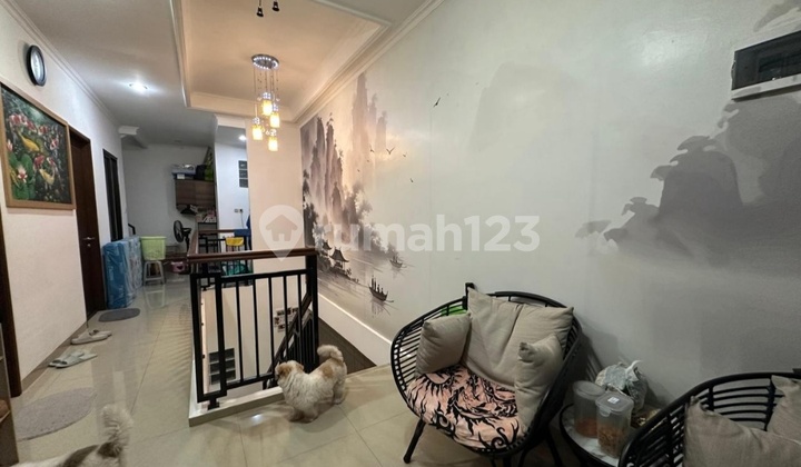 Nice 2.5-Story House Size 6x15m in Kalideres