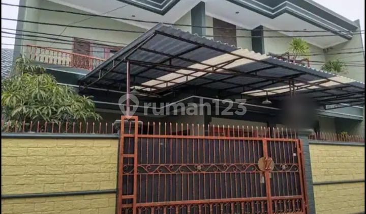 Rumah Sangat Terawat 3.5 Lantai Citra Garden 2