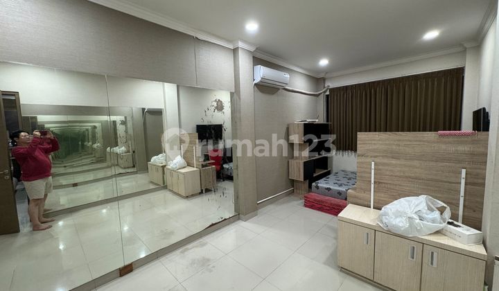 Jual/sewa Rumah Cakep Furnished Taman Surya  2