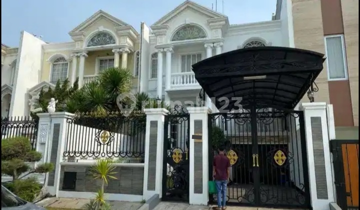 Luxury 3-Story Furnished House in Pantai Indah Kapuk Luxury 3-Story Furnished House in Pantai Indah Kapuk