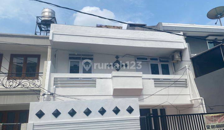 Siap Huni Rumah Cantik 2 Lantai di Greenville Jakarta Barat 1