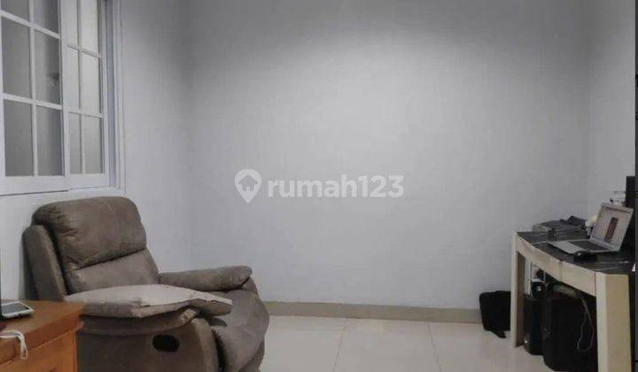 Dijual Rumah 2 Lantai Siap Huni di Mutiara Taman Palem Cengkareng 2