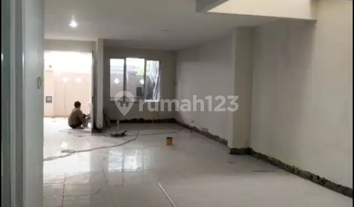 Rumah Sedang Renovasi Lokasi Bagus Daan Mogot Baru 2