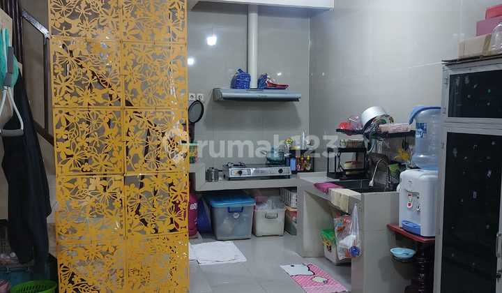 Rumah Minimalis Cantik 3 Lantai Siap Huni Taman Palem Lestari 2