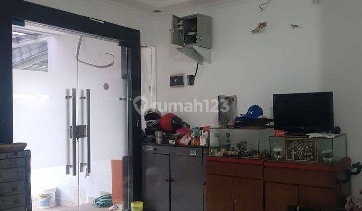 Rumah 2 1/2 Lantai Rapi Siap Huni Taman Surya 3 1