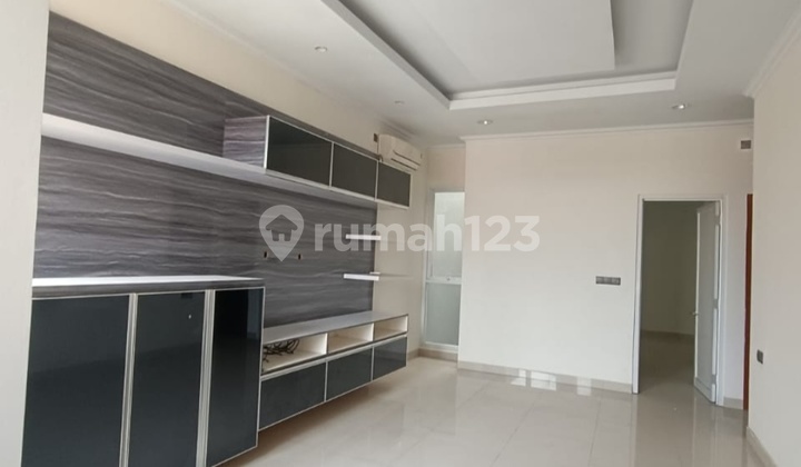 Rumah Bagus Baru Renovasi 3 1/2 Lantai Taman Palem Lestari