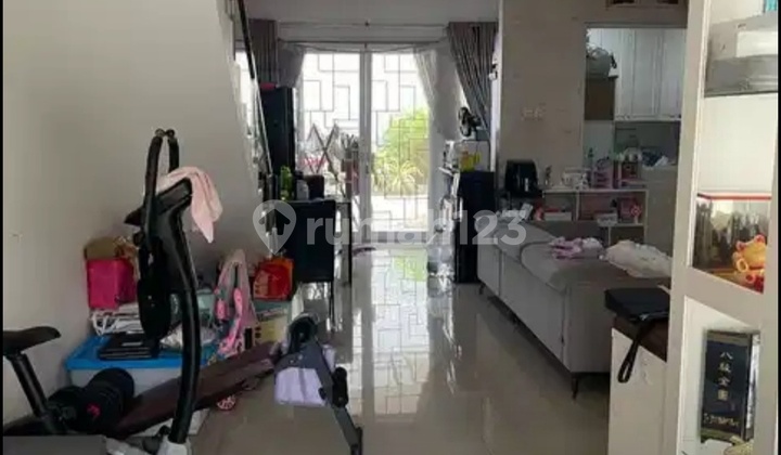 Rumah Nyaman Ukuran 6x26m² Taman Surya 5 Rumah Nyaman Ukuran 6x26m² Taman Surya 5