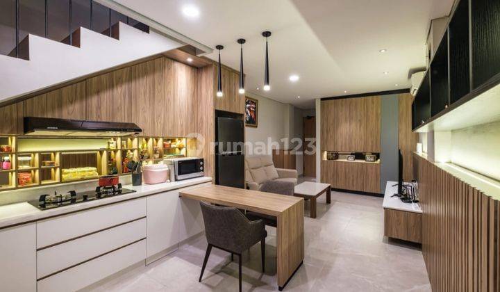 Rumah Furnished Bagus 3 Lantai Masih Baru Taman Palem Lestari 1