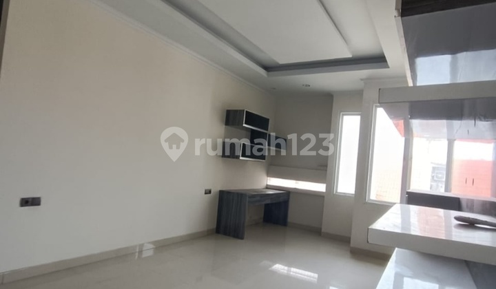 Rumah Bagus Baru Renovasi 3 1/2 Lantai Taman Palem Lestari 2