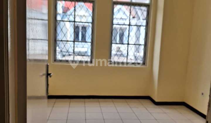 Neat House Ready to Occupy 3.75x15m² Permata Taman Palem Neat House Ready to Occupy 3.75x15m² Permata Taman Palem