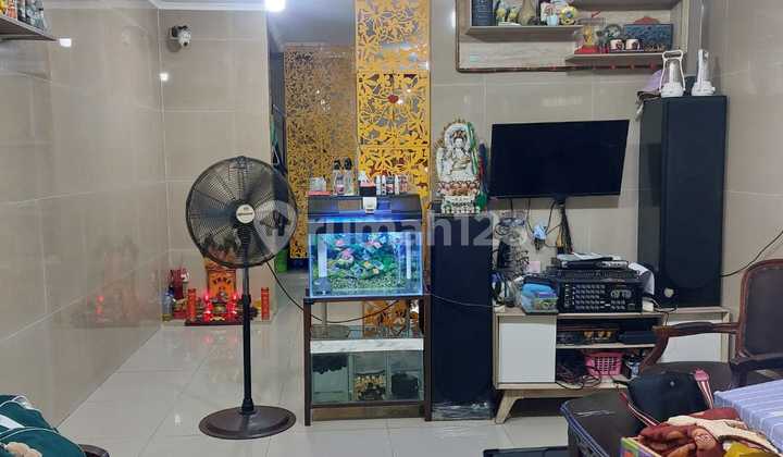 Rumah Minimalis Cantik 3 Lantai Siap Huni Taman Palem Lestari