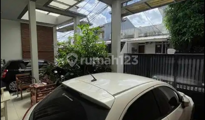 Rumah Cantik di Lokasi Strategis 10X15 Siap Huni Meruya Jakarta Barat