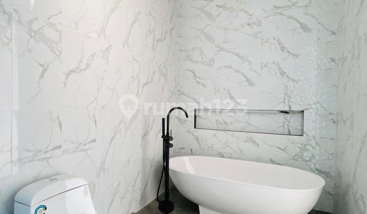 Rumah 3 Lantai Strategis Lift Kolam Renang Di Sentul City