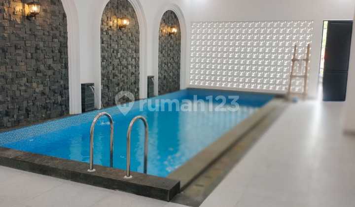 Ready-to-Occupy Furnished House + Swimming Pool in Sentulcity