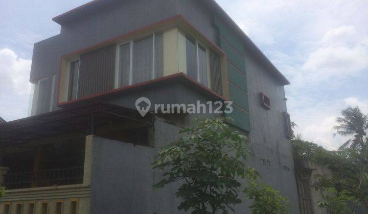 Rumah 2 Lantai Murah Jual Cepat 260M 2