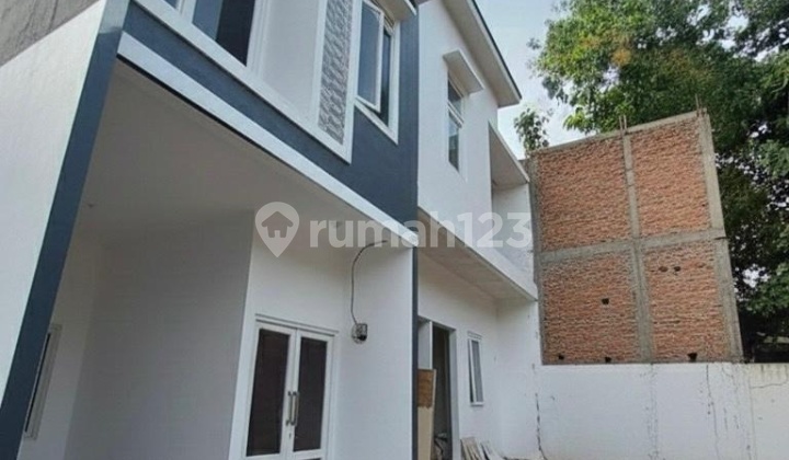 Rumah 2 Lantai Dijln Cijantung Pasar Rebo Jakarta Timur