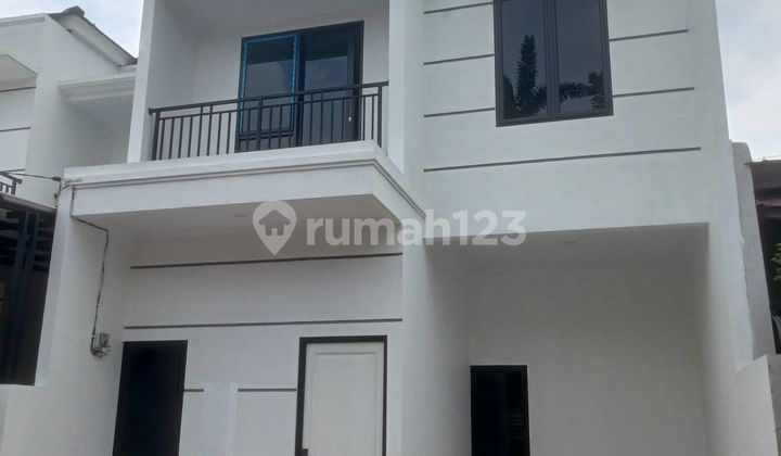 Rumah 2 Lantai Pinggir Jln Cipayung Pintu Mabes Rumah 2 Lantai Pinggir Jln Cipayung Pintu Mabes