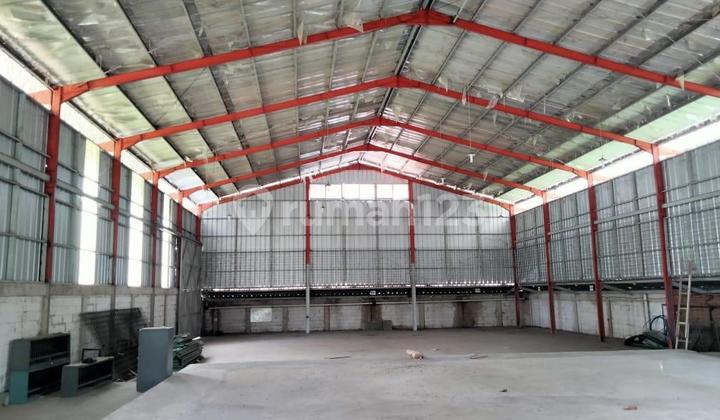 For Sale: Ready-to-Use Warehouse with 40 Ft Container Access, Office, and Mess Hall.