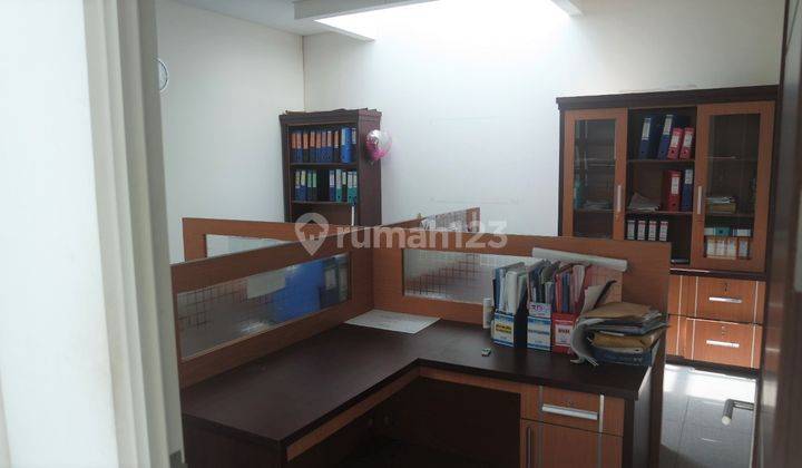 Kantor siap Pakai cocok untuk usaha di Depok 9