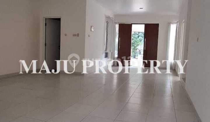 Rumah Bagus 2 Lantai Di Kota Wisata, Siap Huni 2